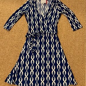 Leota faux wrap dress size S royal blue print